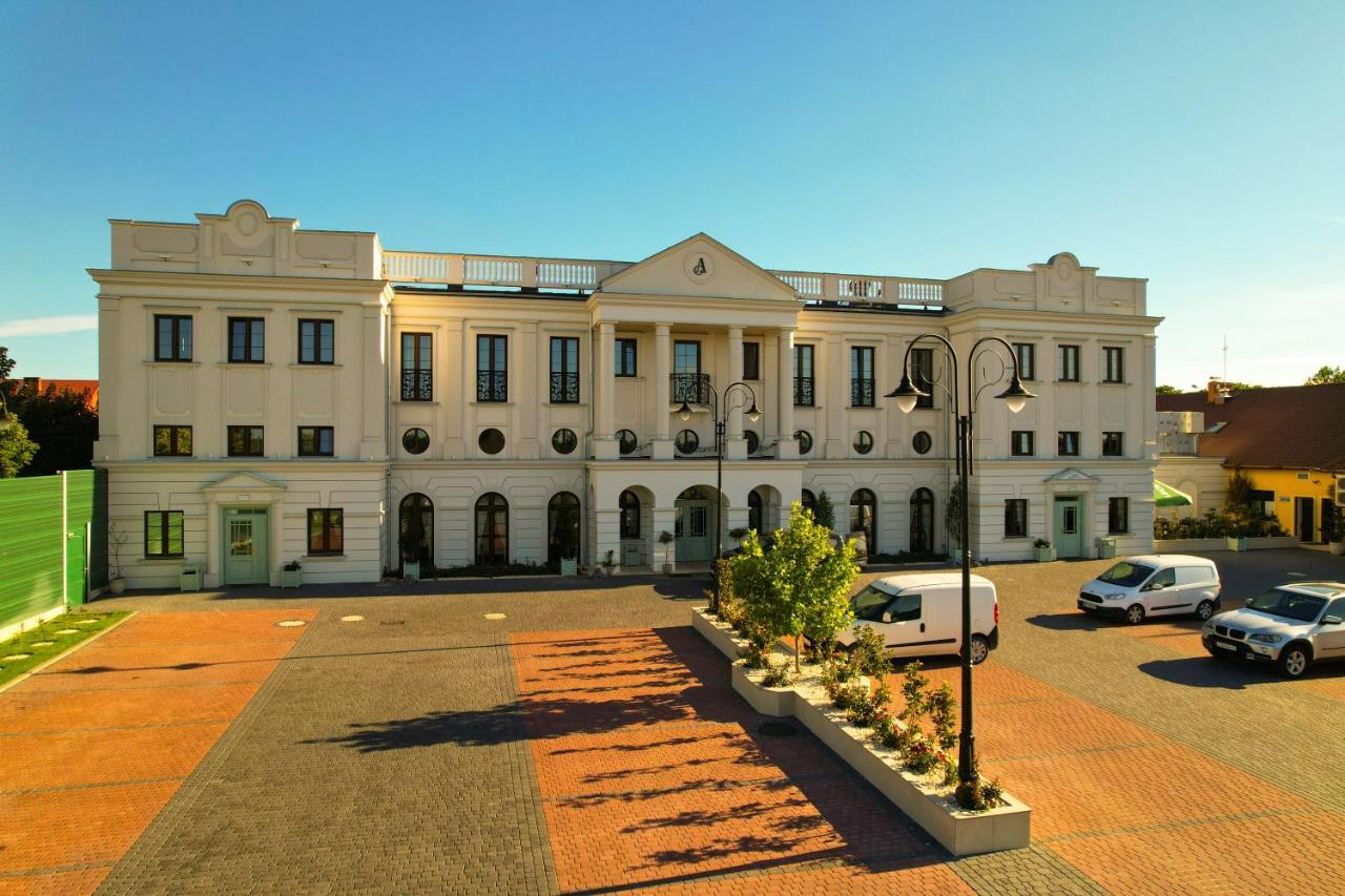 Arkadia Aparthotel Radziejow Ngoại thất bức ảnh